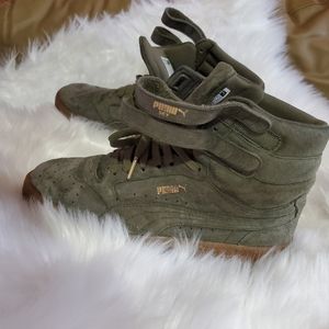 Puma Sneakers